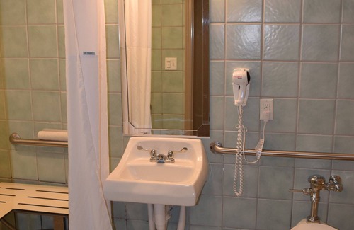 Panama City Beach Hotel | Days Inn by Wyndham Panama City Beach/Beachfront Resort