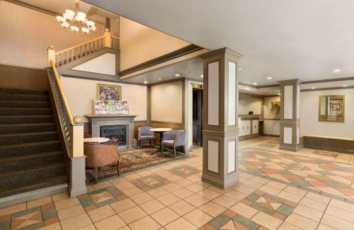 Central Hotel | Days Inn by Wyndham Vancouver Downtown