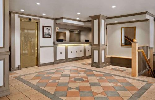 Central Hotel | Days Inn by Wyndham Vancouver Downtown