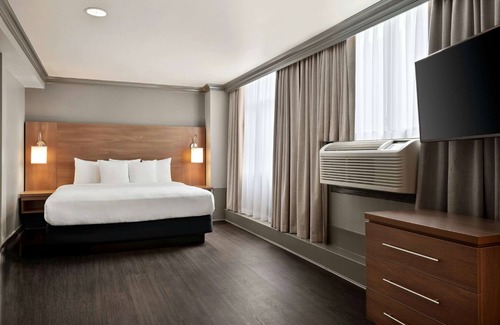 Central Hotel | Days Inn by Wyndham Vancouver Downtown