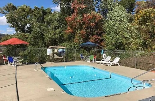 Waynesville Hotel | Days Inn by Wyndham Waynesville NC
