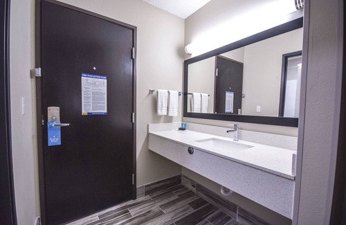 Wisconsin Dells Hotel | Days Inn & Suites by Wyndham Wisconsin Dells