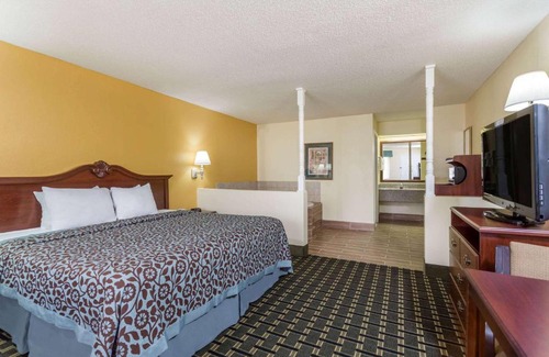 Warner Robins Hotel | Days Inn & Suites by Wyndham Warner Robins Near Robins AFB