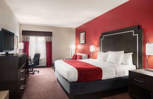 Murfreesboro Hotel | Days Inn & Suites by Wyndham Murfreesboro