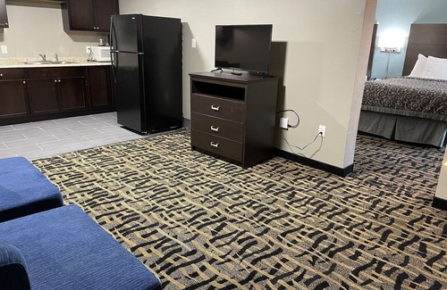 Collierville Hotel | Days Inn & Suites by Wyndham Collierville Germantown Area