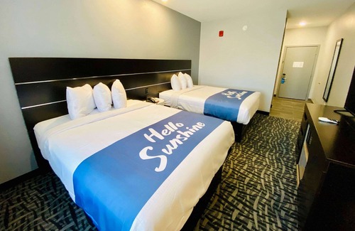 Horn Lake Hotel | Days Inn & Suites by Wyndham Horn Lake/Memphis Graceland