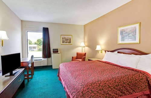 Bridgeport Hotel | Days Inn & Suites by Wyndham Louisville SW