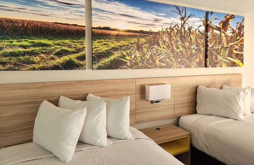 New Iberia Hotel | Days Inn & Suites by Wyndham New Iberia