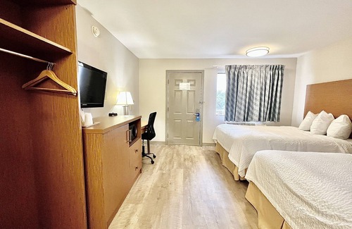 Arlington Hotel | Days Inn & Suites by Wyndham Arlington Near Six Flags