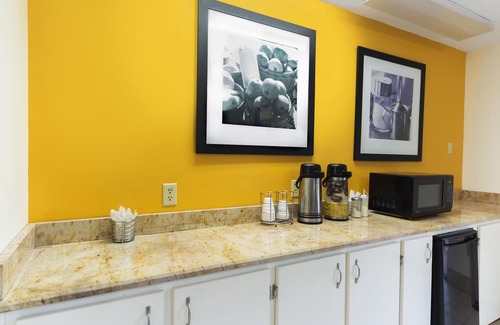 Brewton Hotel | Days Inn & Suites by Wyndham Brewton