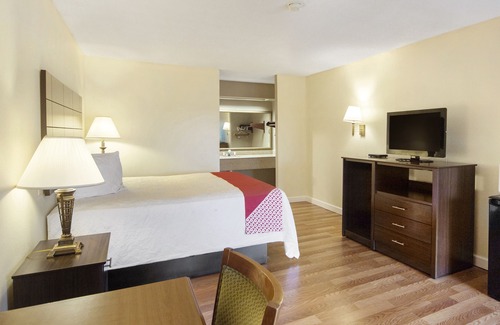 Brewton Hotel | Days Inn & Suites by Wyndham Brewton