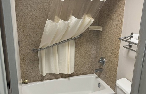 Tuscaloosa Hotel | Days Inn & Suites by Wyndham Tuscaloosa - Univ. of Alabama