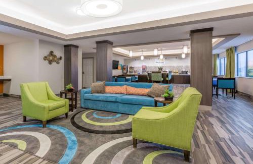 Barker Hotel | Days Inn & Suites by Wyndham Katy