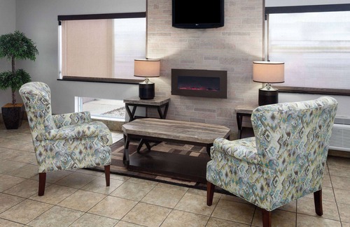 Morris Hotel | Days Inn & Suites by Wyndham Morris/I-80