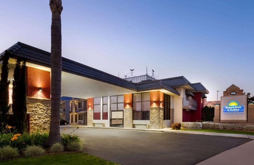 Anaheim Resort Hotel | Days Inn & Suites by Wyndham Anaheim At Disneyland Park