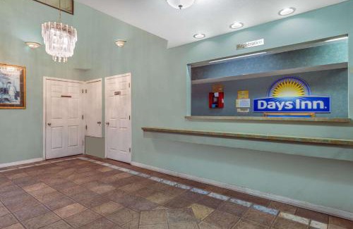 North San Antonio - SAT Hotel | Days Inn Windcrest by Wyndham San Antonio