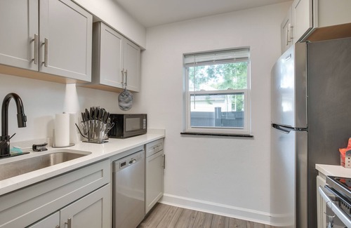 Dayton Condo | Dayton Condo w/Courtyard < 3 to Downtown!