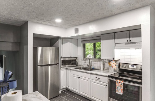 Dayton House | Dayton Home 4 Mi to Downtown, Pets Welcome!