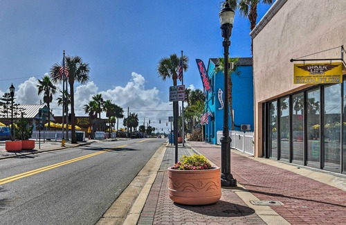 Surfside Historic District Apartment | Daytona Beach Apt < 1 Mi to Daytona Boardwalk