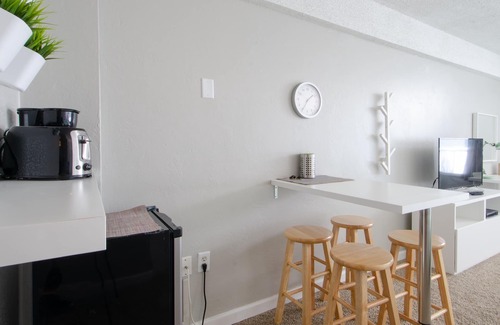 East Daytona Hotel | Daytona Beach Club Studios