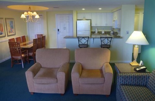 Brush - Stewarts Resort | Daytona Beach, FL: 1 Bedroom Condo w/Beach, Resort Pools, WiFi & More!
