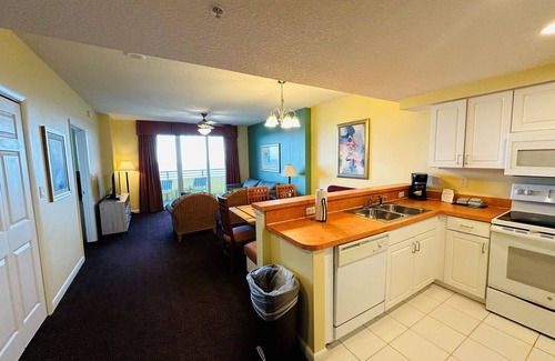 Brush - Stewarts Resort | Daytona Beach, FL: 3 Bedroom Condo w/Beach, Resort Pools, WiFi & More!