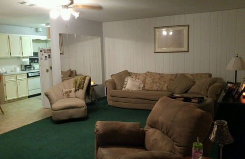Holly Hill House | Daytona Beach Home.Between Shores & Speedway