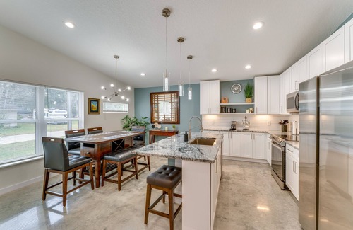 Holly Hill House | Daytona Beach Vacation Home ~ 4 Mi to Main St Pier