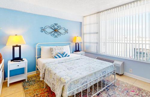 East Daytona Hotel | Daytona Dreamin' Unit 320