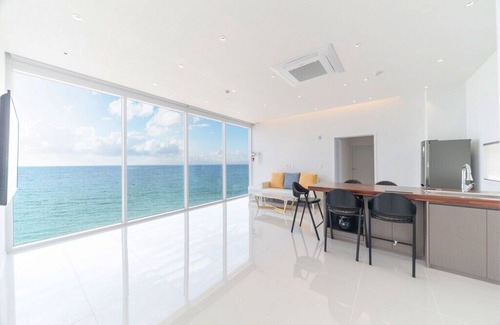Pohang Villa | Daytona Pool Villa