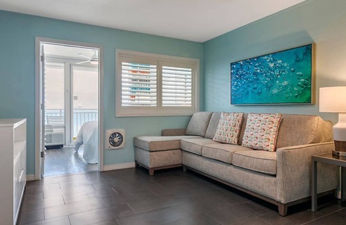 Daytona Beach Shores Resort | 🌴 Daytona Seabreeze✨ Experience Paradise in a 2BR Villa - Sleeps 6