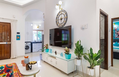 Anjuna Villa | DAZZLE BY ALOHAGOA! Stunning 2BHK GF Villa with pop art décor, 2 Porches