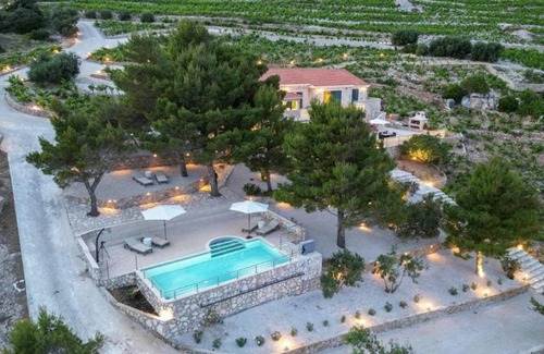 Potomje Villa | Dazzling Beachfront Villa - Villa Aria - 6 Bedrooms - Private Heated Pool