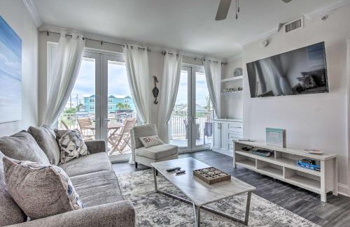 Mexico Beach Apartment | Dazzling Mexico Beach Condo - Walk to the Beach!