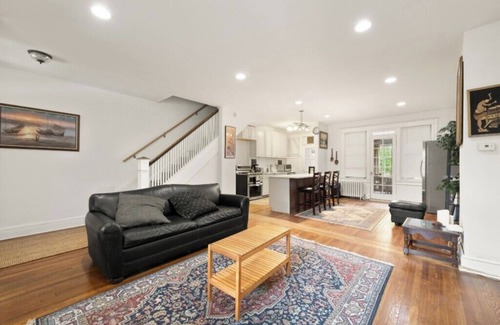 Petworth House | DC Getaway in Petworth Near AdMo U Street!