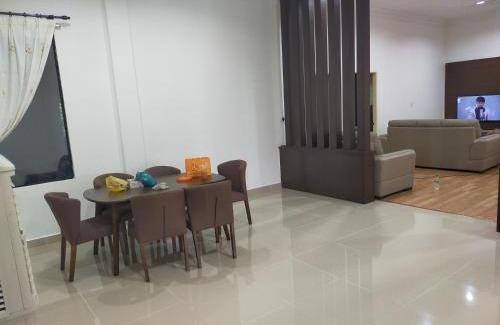 Kampung Tanjung Mas Villa | Dca villa homestay
