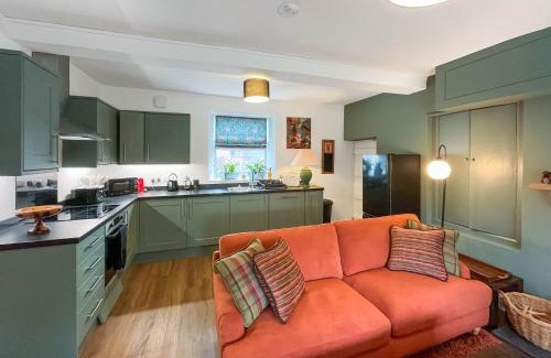 Rhyl House | Ddwylig Isaf Farmhouse - Uk48624