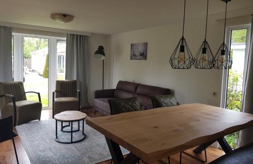 Nunspeet Ski Chalet | De Bijsselse Enk, Lelie