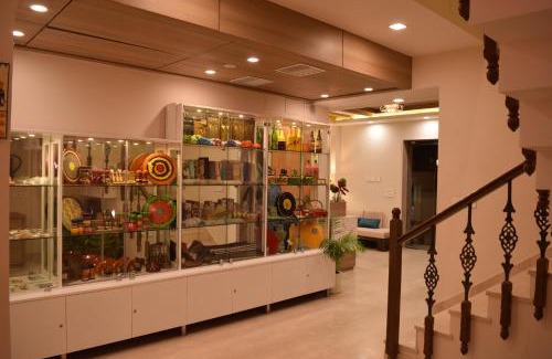 Varanasi Hotel | De Bougain Villa