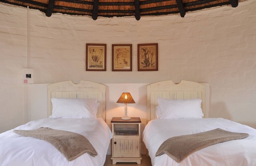 Overberg Hotel | De Hoop Campsite Rondawels