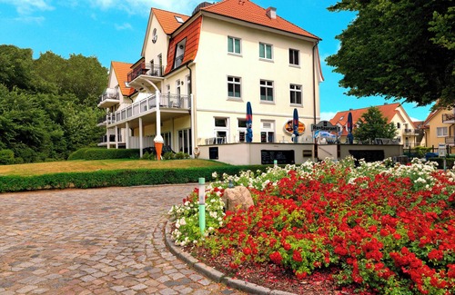 Am Schwarzen Busch Apartment | App. Dünenblick - Spacious ground floor apartment with great sea views!