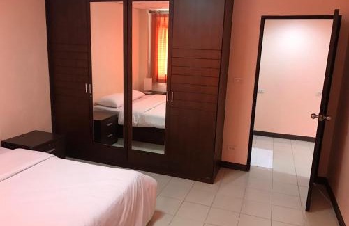 Bang Kapi Apartment | De Junction House