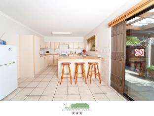 Trawal House | De Keurboom Guesthouse