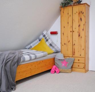 Nordholz Apartment | De Lütt Tünn Ferienwohnung direkt am Nordseedeich