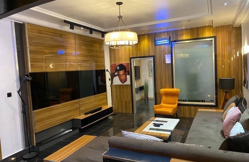 Port Harcourt Hotel | De Loccville Place