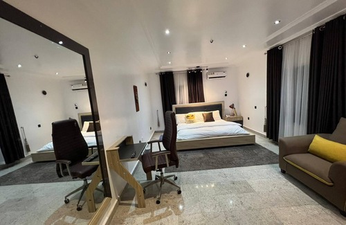 Port Harcourt Hotel | De Loccville Place