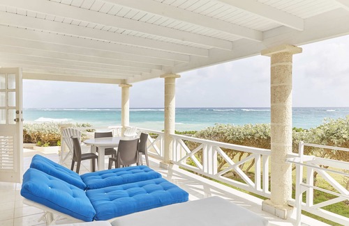 Silver Sands House | De Luxe 1 bedroom villa on the beach
