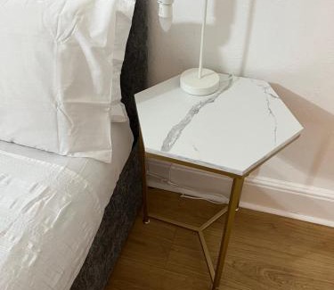 Thorpe Satchville Apartment | De Luxe Apartment