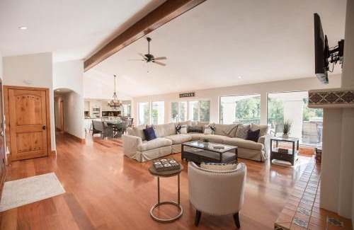 Temecula Villa | De Luz by AvantStay 5 Acre Estate w Lake Pool Hot Tub