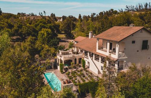 Temecula Villa | De Luz by AvantStay 5 Acre Estate w Lake Pool Hot Tub